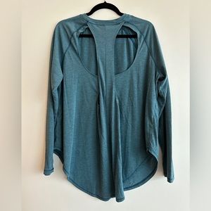 XL Under Armour Teal Long Sleeve Shirt